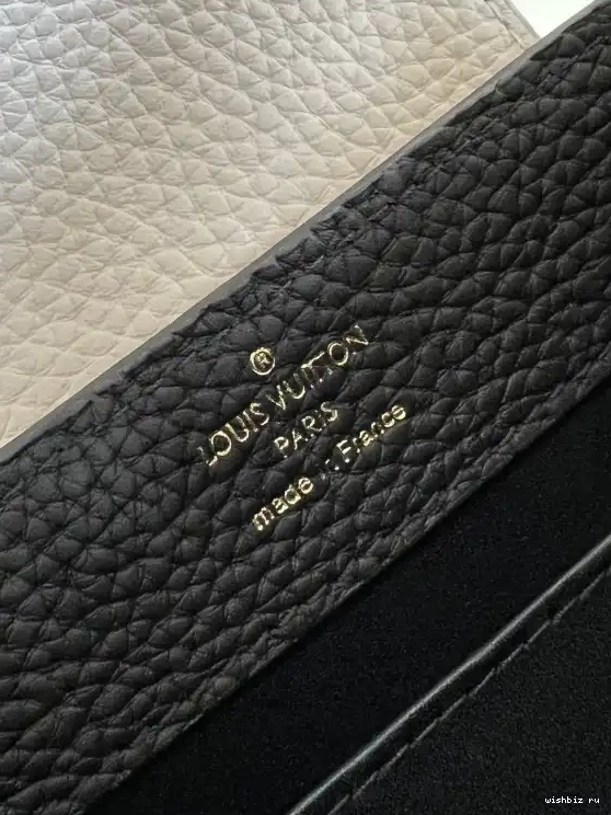 WIS MINI CAPUCINES LOUIS VUITTON 0426